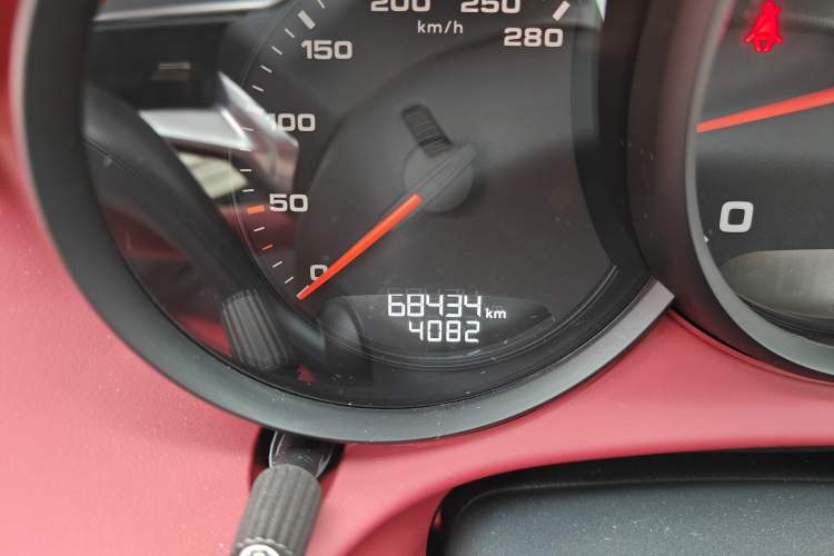 Used Porsche 718 2020 Cayman 2.0T Odometer Close Up