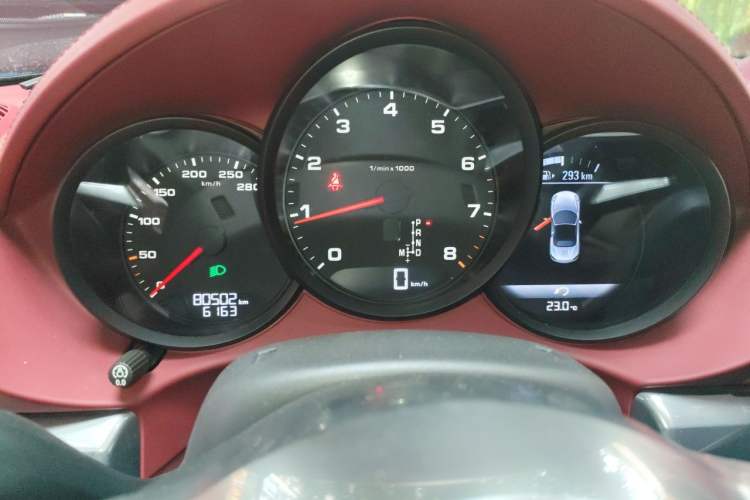 Used Porsche 718 2020 Boxster 2.0T Odometer Close Up