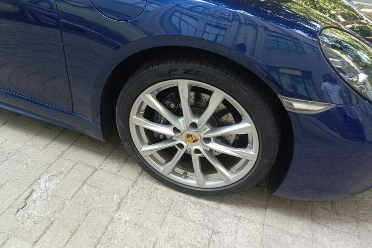 Used Porsche 718 2020 Boxster 2.0T Right Front Wheel Hub