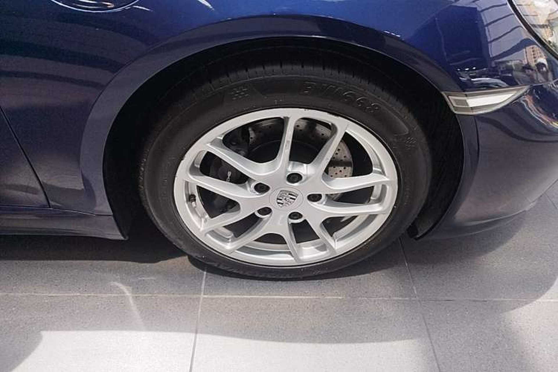 Used Porsche 718 2020 Cayman 2.0T Right Front Wheel Hub