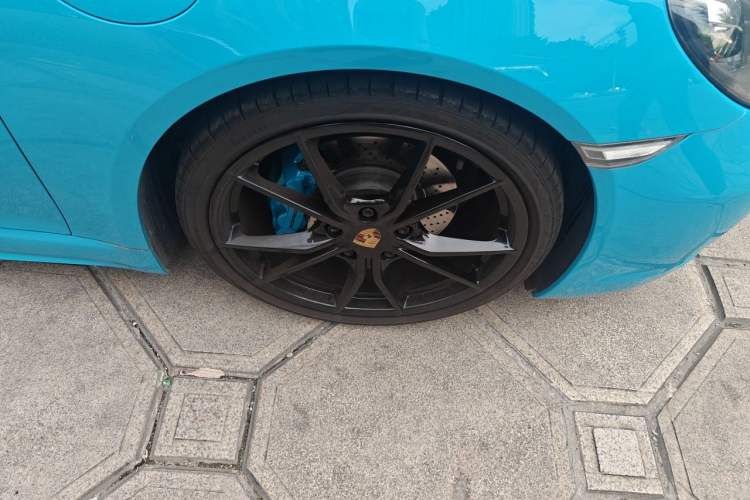 Used Porsche 718 2020 Cayman 2.0T Right Front Wheel Hub
