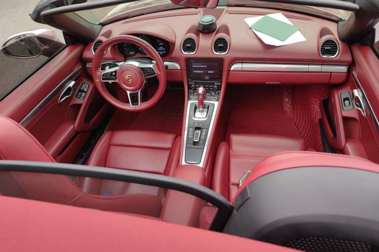 Used Porsche 718 2020 Boxster 2.0T Center Console