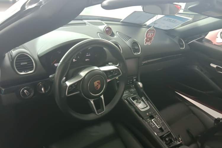 Used Porsche 718 2020 Boxster 2.0T Center Console