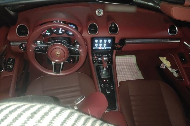 Used Porsche 718 2020 Boxster 2.0T Center Console