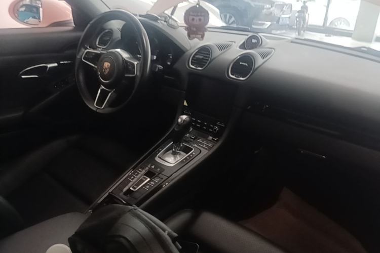 Used Porsche 718 2020 Boxster 2.0T Center Console