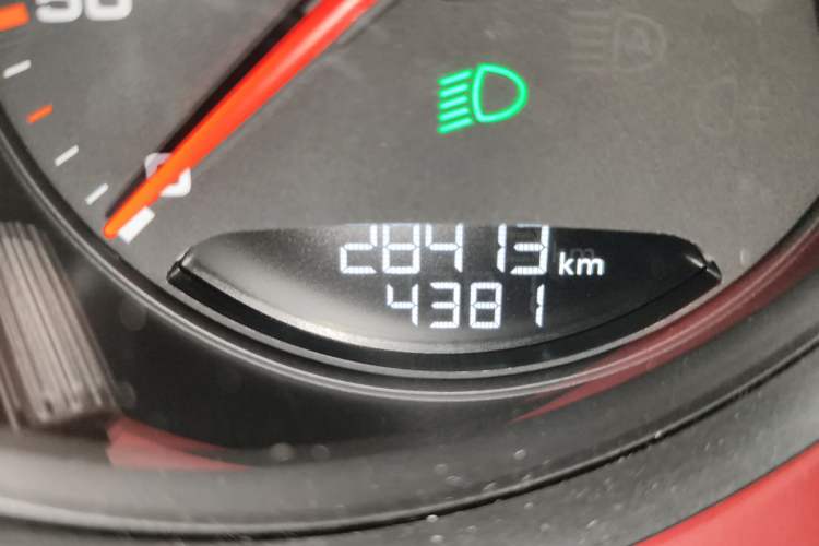 Used Porsche 718 2020 Cayman 2.0T Odometer Close Up