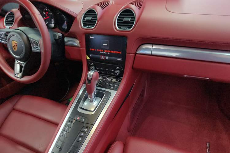Used Porsche 718 2020 Cayman 2.0T Audio And AC Panel