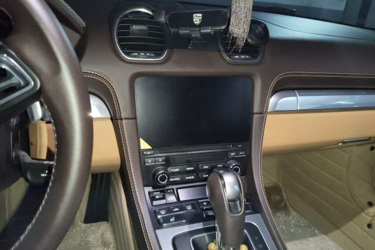 Used Porsche 718 2020 Cayman 2.0T Audio And AC Panel