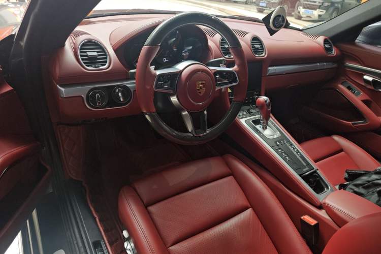 Used Porsche 718 2020 Cayman 2.0T Center Console