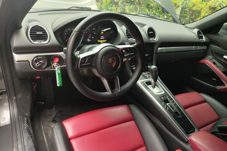 Used Porsche 718 2020 Boxster 2.0T Center Console