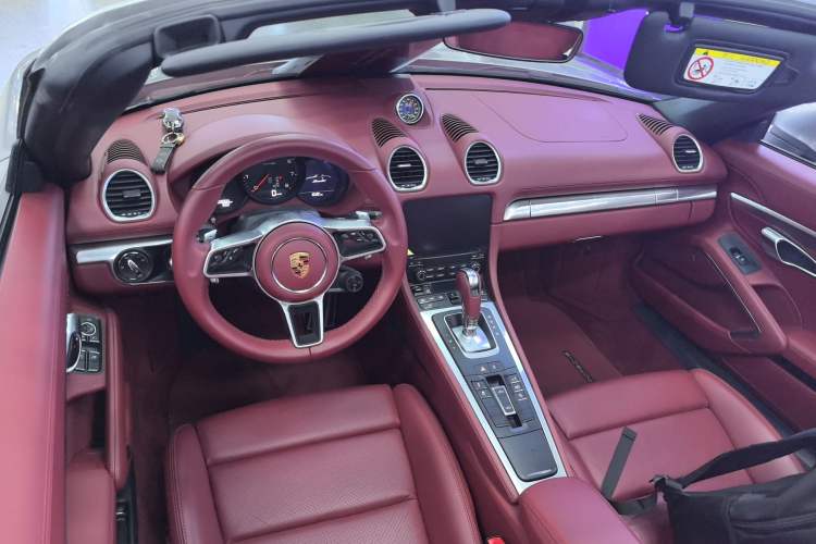 Used Porsche 718 2020 Boxster 2.0T Center Console