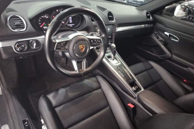 Used Porsche 718 2020 Cayman 2.0T Center Console