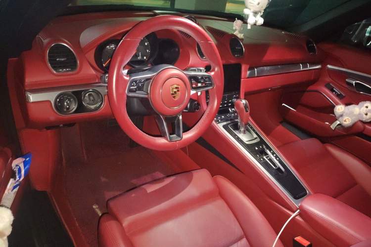Used Porsche 718 2020 Boxster 2.0T Center Console