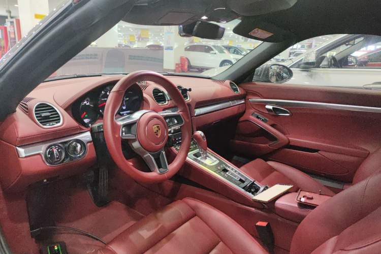 Used Porsche 718 2020 Boxster 2.0T Center Console