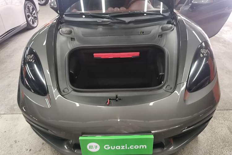 Used Porsche 718 2020 Boxster 2.0T Engine Bay