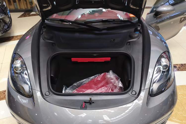 Used Porsche 718 2020 Cayman 2.0T Engine Bay