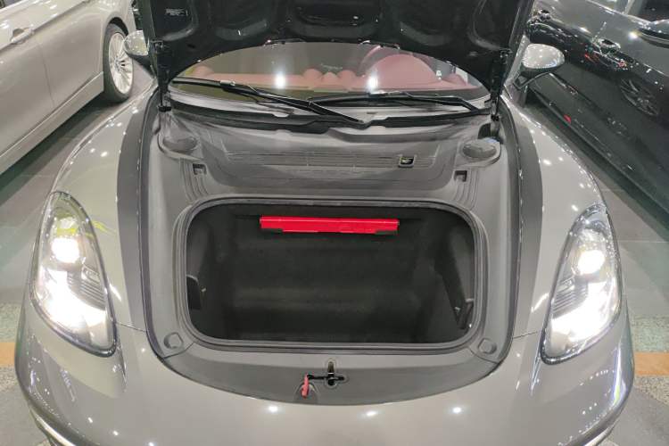 Used Porsche 718 2020 Boxster 2.0T Engine Bay