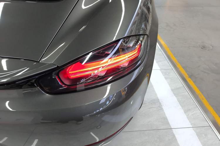 Used Porsche 718 2020 Cayman 2.0T Exterior 3