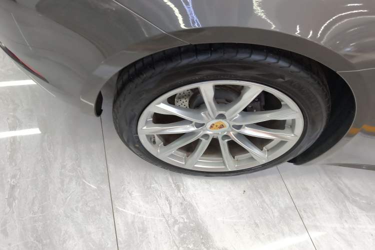 Used Porsche 718 2020 Cayman 2.0T Exterior 5