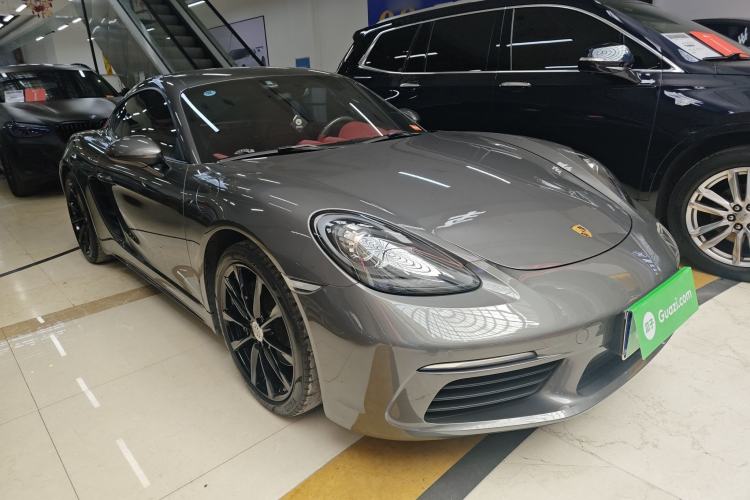 Used Porsche 718 2020 Cayman 2.0T Front Right 45 Deg