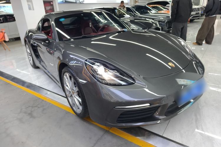 Used Porsche 718 2020 Cayman 2.0T Front Right 45 Deg