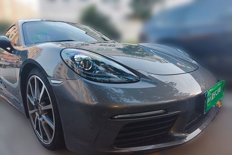 Used Porsche 718 2020 Cayman 2.0T Front Right 45 Deg