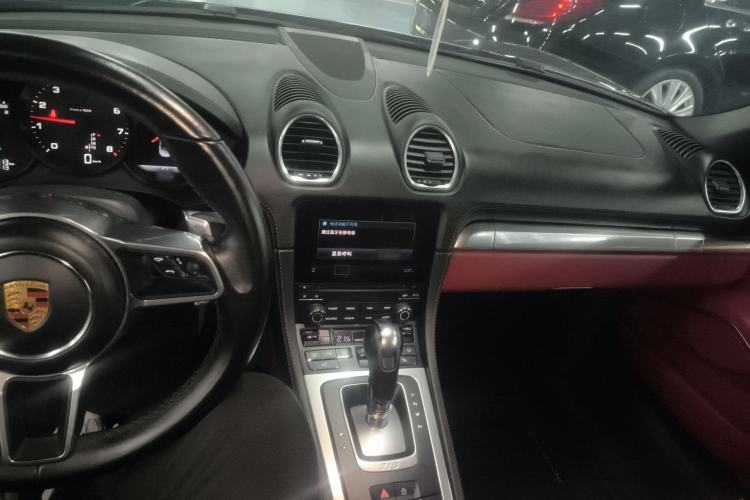 Used Porsche 718 2020 Boxster 2.0T Interior 2