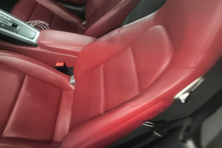 Used Porsche 718 2020 Boxster 2.0T Interior 4