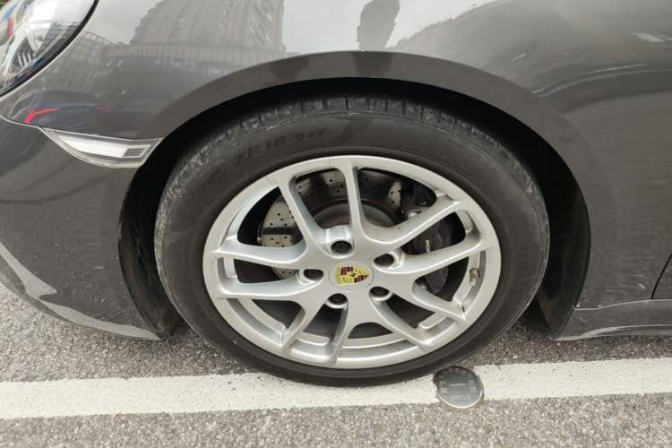 Used Porsche 718 2020 Boxster 2.0T Left Front Wheel Hub