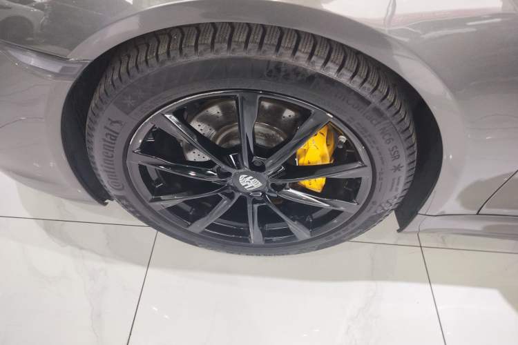Used Porsche 718 2020 Cayman 2.0T Left Front Wheel Hub