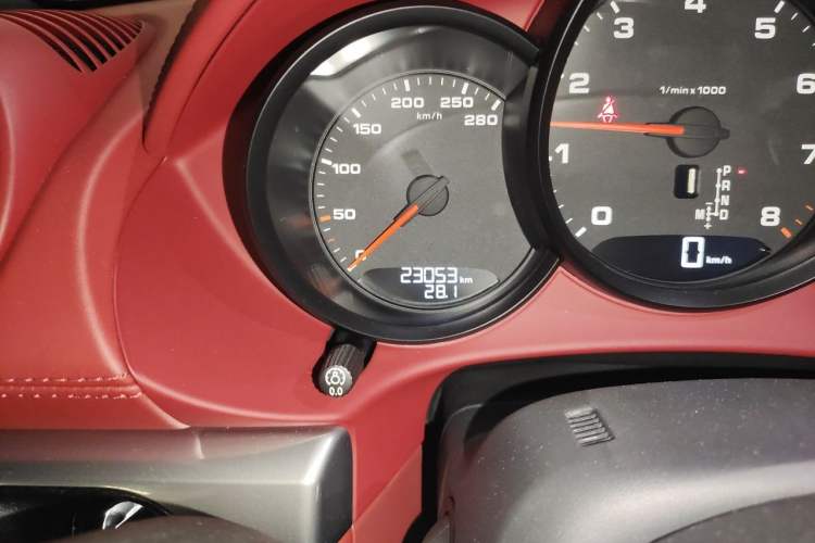 Used Porsche 718 2020 Boxster 2.0T Odometer Close Up
