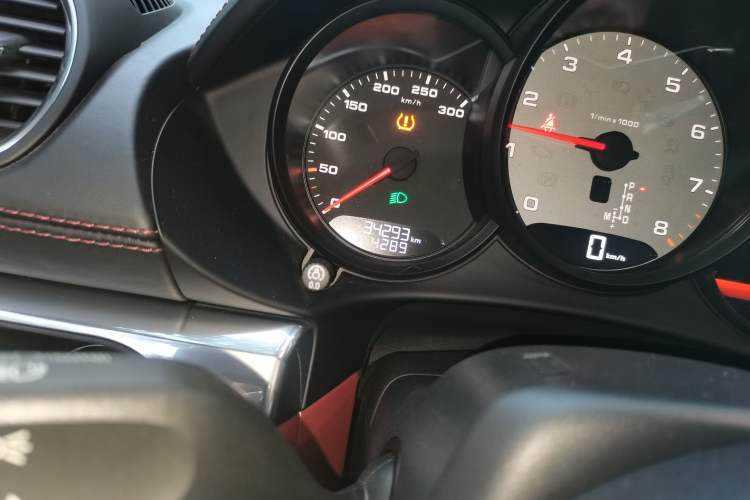 Used Porsche 718 2020 Cayman S 2.5T Odometer Close Up
