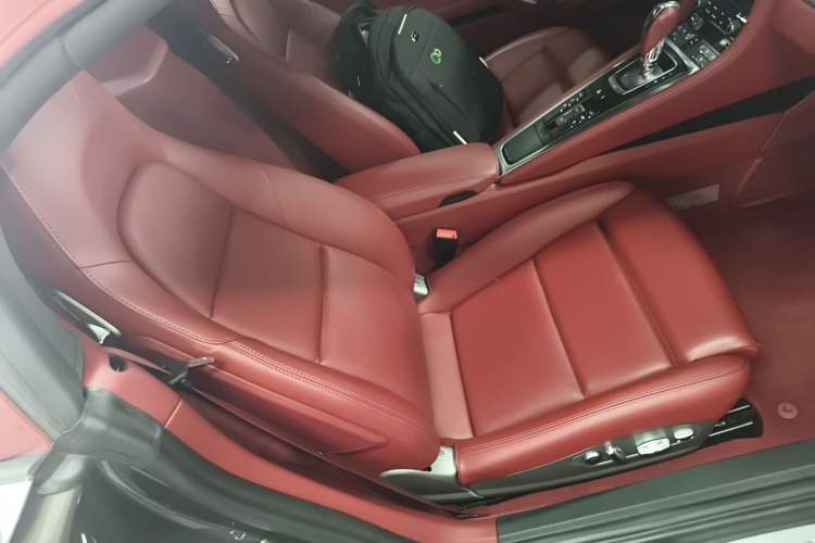 Used Porsche 718 2020 Boxster 2.0T Right Front Seat