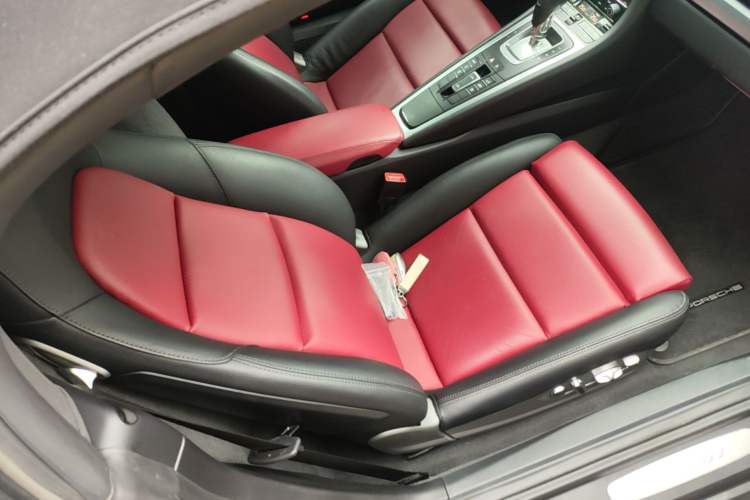 Used Porsche 718 2020 Boxster 2.0T Right Front Seat