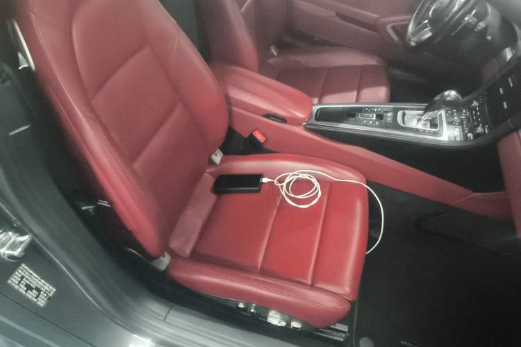 Used Porsche 718 2020 Boxster 2.0T Right Front Seat