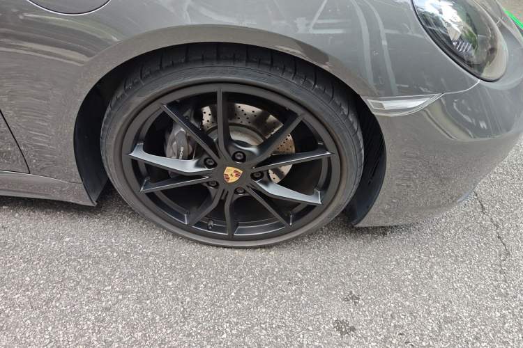 Used Porsche 718 2020 Cayman 2.0T Right Front Wheel Hub