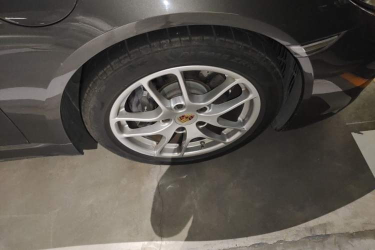 Used Porsche 718 2020 Boxster 2.0T Right Front Wheel Hub
