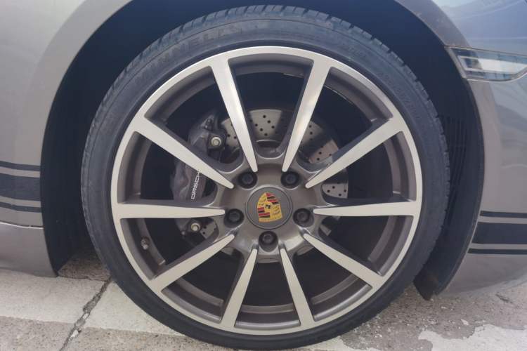 Used Porsche 718 2020 Boxster 2.0T Right Front Wheel Hub
