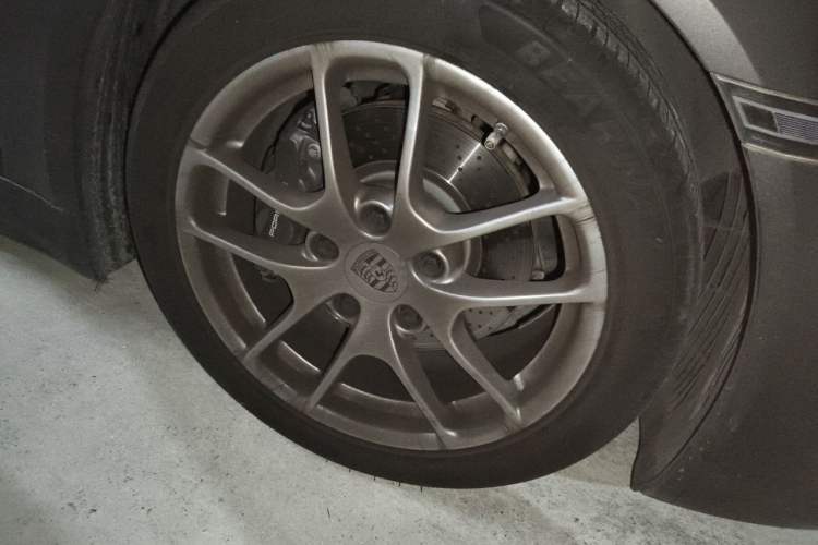 Used Porsche 718 2020 Cayman 2.0T Right Front Wheel Hub