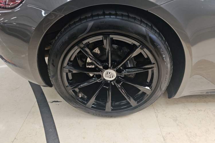 Used Porsche 718 2020 Cayman 2.0T Right Rear Wheel Hub