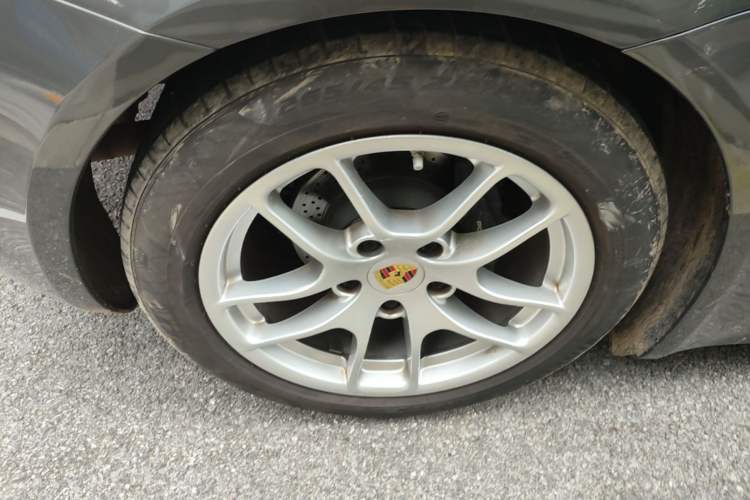 Used Porsche 718 2020 Boxster 2.0T Right Rear Wheel Hub