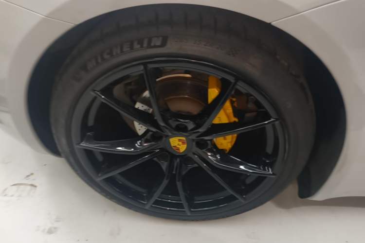 Used Porsche 718 2020 Boxster 2.0T Right Rear Wheel Hub