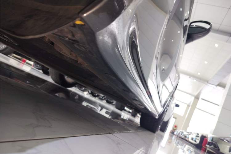 Used Porsche 718 2020 Cayman 2.0T Right Side Sill