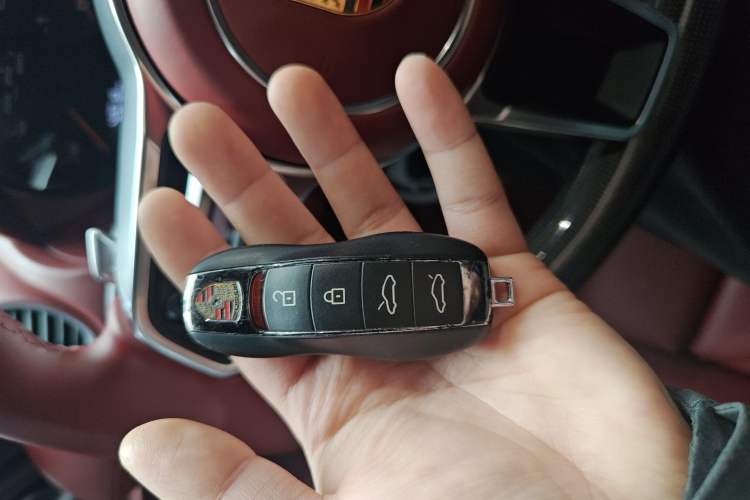 Used Porsche 718 2020 Cayman 2.0T Vehicle Key
