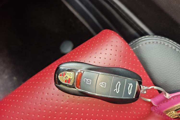 Used Porsche 718 2020 Cayman 2.0T Vehicle Key