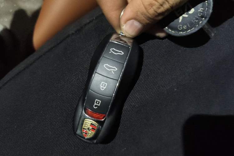 Used Porsche 718 2020 Cayman 2.0T Vehicle Key
