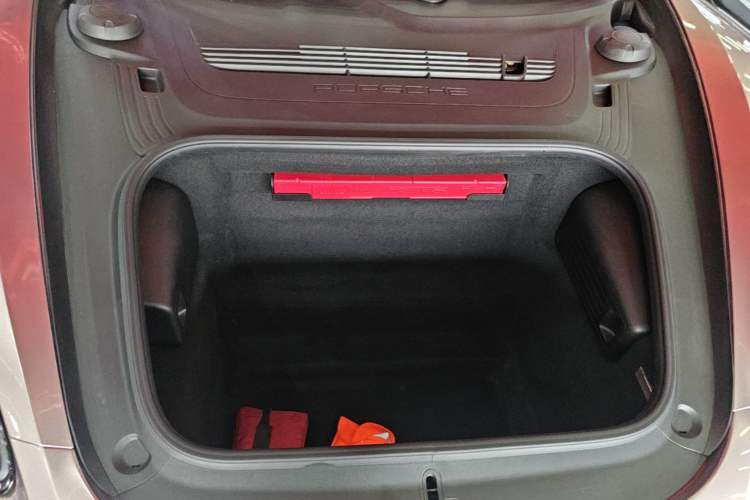 Used Porsche 718 2020 Boxster 2.0T Engine Bay