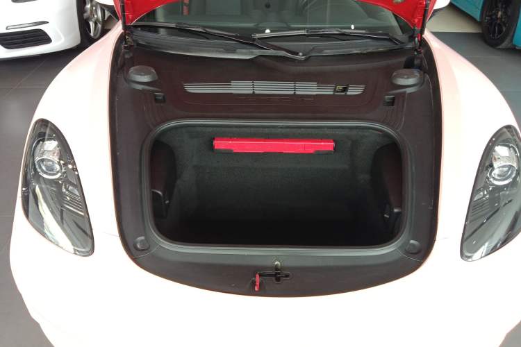 Used Porsche 718 2020 Boxster 2.0T Engine Bay