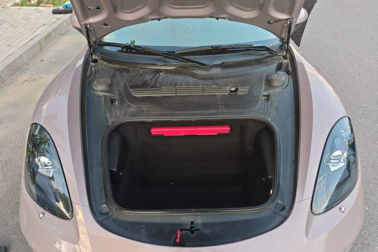 Used Porsche 718 2020 Cayman 2.0T Engine Bay