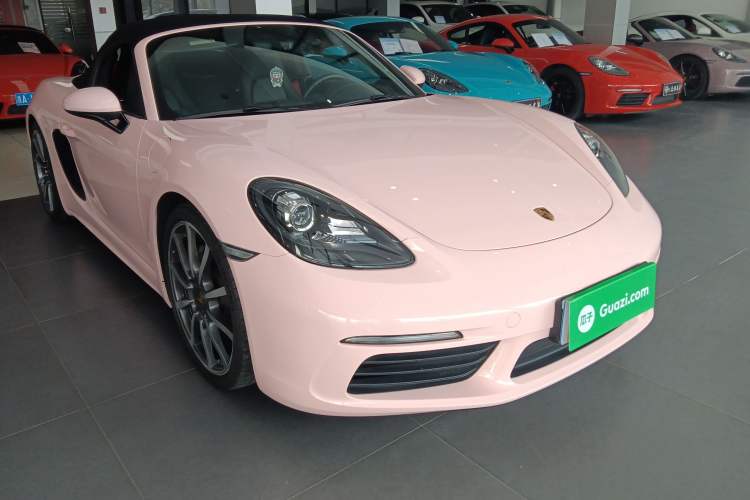 Used Porsche 718 2020 Boxster 2.0T Front Right 45 Deg
